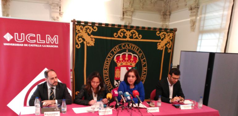Momento de la presentación del "Termómetro Económico de Castilla-La Mancha" Momento de la presentación del "Termómetro Económico de Castilla-La Mancha"