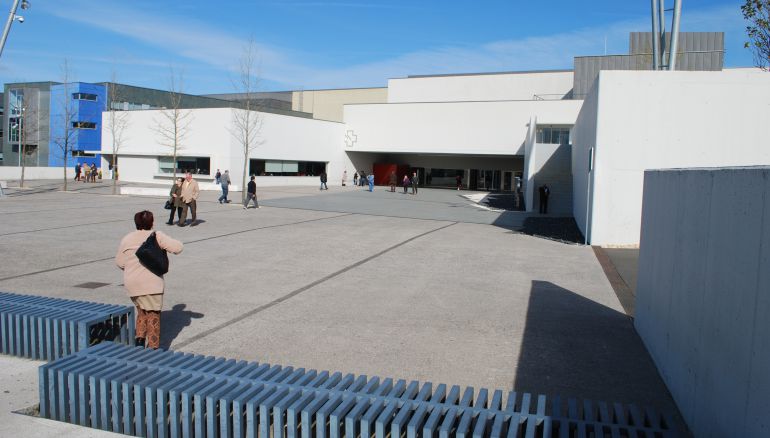Entrada del HULA, donde UGT denuncia listas de espera de más de un año en oftalmología Entrada del HULA, donde UGT denuncia listas de espera de más de un año en oftalmología