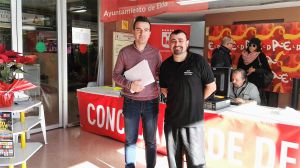 El concejal de Deportes (I) con el Pte. de Asoc. de Comerciantes El concejal de Deportes (I) con el Pte. de Asoc. de Comerciantes