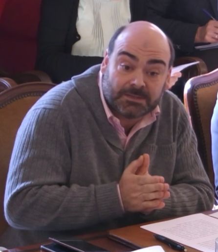 Agustín Iglesias Caunedo, portavoz municipal del PP, en un momento del pleno. Agustín Iglesias Caunedo, portavoz municipal del PP, en un momento del pleno.
