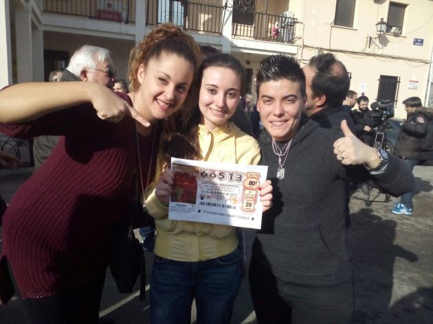 Lotería Navidad 2016: "Ha sido un premio repartido entre muchísimas familias" Lotería Navidad 2016: "Ha sido un premio repartido entre muchísimas familias"