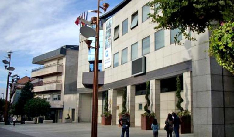 La alcaldesa dice que se revisarán todos los contratos de Juan Soler en su época de alcalde. La alcaldesa dice que se revisarán todos los contratos de Juan Soler en su época de alcalde.