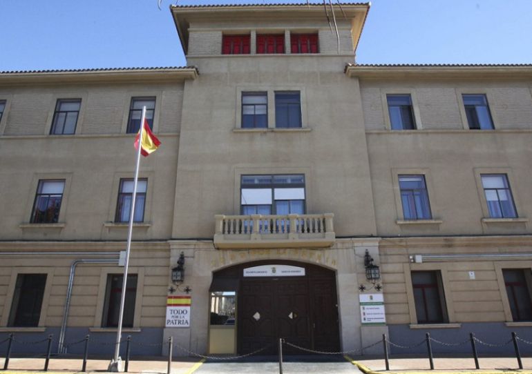 Vista del acuertelamiento Sancho Ramírez de Huesca que cierra este 31 de diciembre. Vista del acuertelamiento Sancho Ramírez de Huesca que cierra este 31 de diciembre.