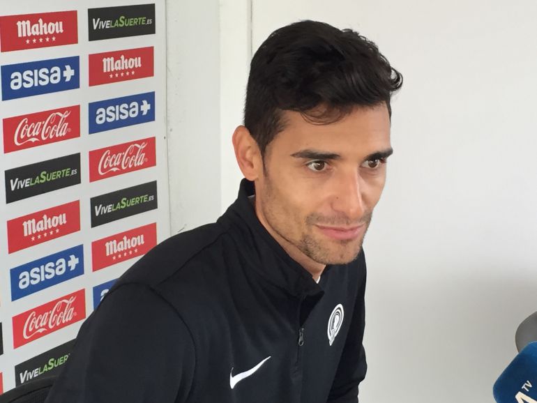Miguel Ángel Nieto, jugador del Hércules,en la sala de prensa de las instalaciones de Fontcalent Miguel Ángel Nieto, jugador del Hércules,en la sala de prensa de las instalaciones de Fontcalent