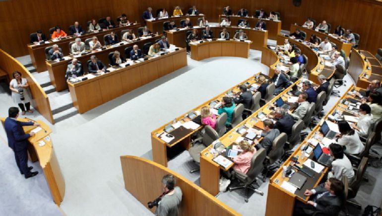 En Aragón, o pactos o bloqueo: esa es la cuestión En Aragón, o pactos o bloqueo: esa es la cuestión