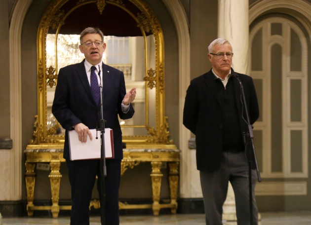El President de la Generalitat, Ximo Puig y el alcalde de Valencia, Joan Ribó en el Salón de Cristal del Ayuntamiento tras su reunión El President de la Generalitat, Ximo Puig y el alcalde de Valencia, Joan Ribó en el Salón de Cristal del Ayuntamiento tras su reunión