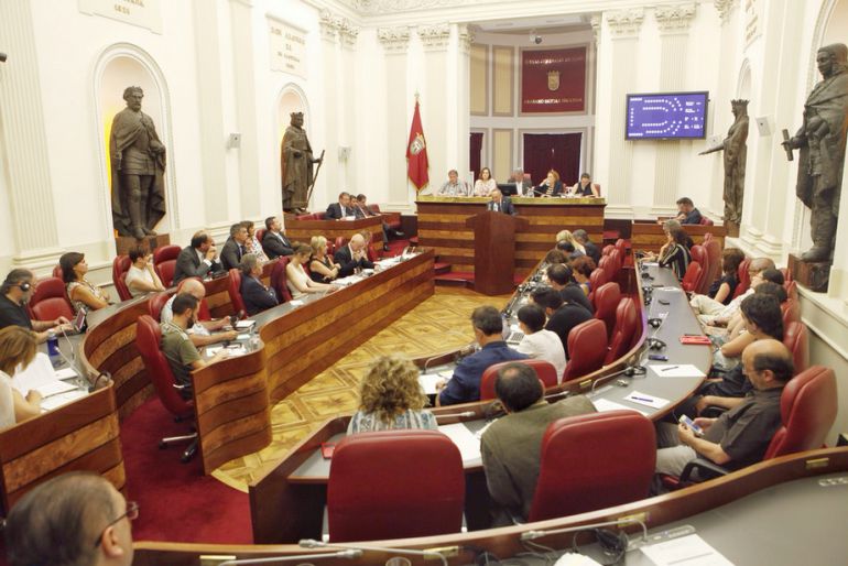 Podemos retira el sueldo a dos junteros díscolos en Álava Podemos retira el sueldo a dos junteros díscolos en Álava