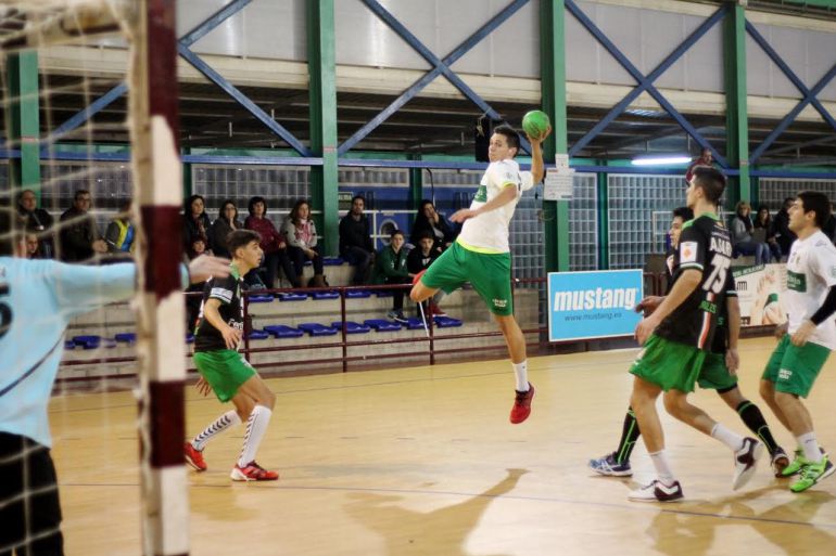 Una acción de ataque del Elche Alberola en un partido de esta temporada en el Pabellón de Carrús Una acción de ataque del Elche Alberola en un partido de esta temporada en el Pabellón de Carrús