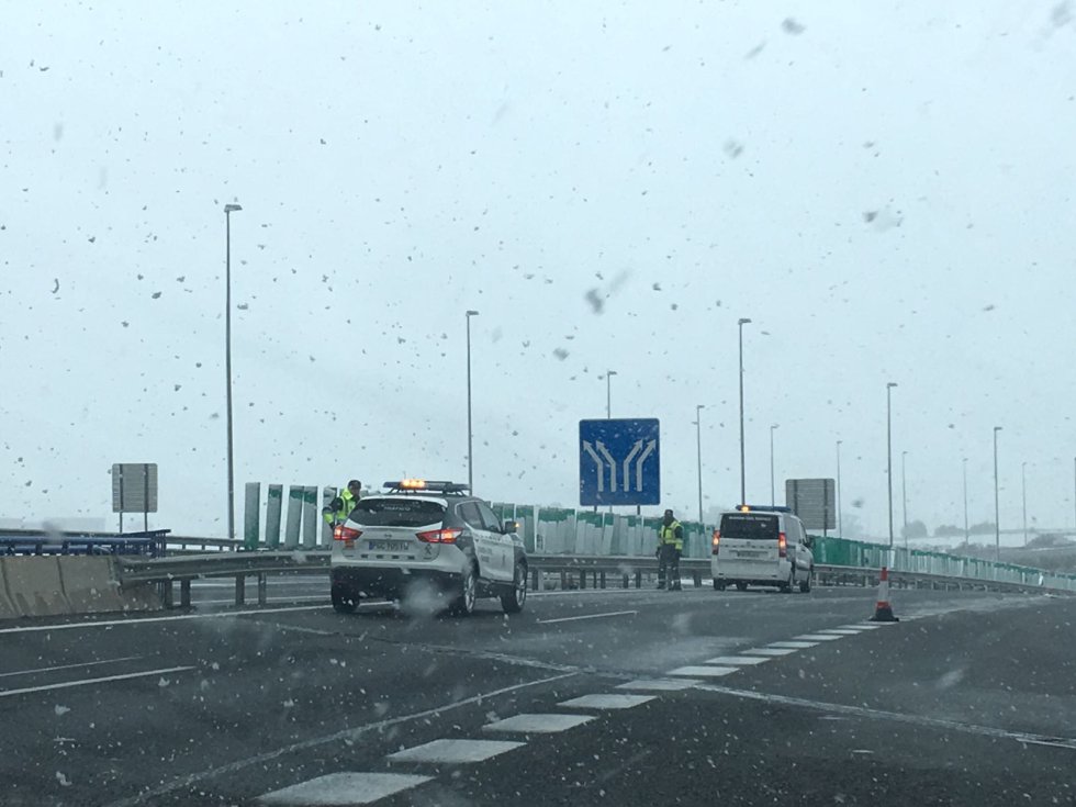 La Guardia Civil de Tráfico ha limitado el tráfico en alguna vías La Guardia Civil de Tráfico ha limitado el tráfico en alguna vías
