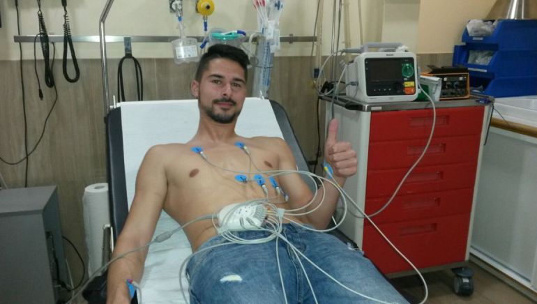Juan Delgado pasando la revisión médica en la clínica Vistahermosa Juan Delgado pasando la revisión médica en la clínica Vistahermosa