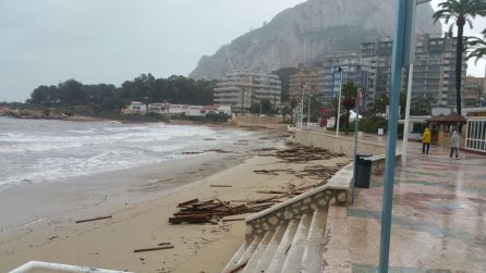 Desperfectos en las playas y el paseo marítimo de Calp. Desperfectos en las playas y el paseo marítimo de Calp.
