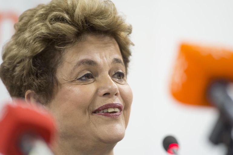 La expresidenta de Brasil Dilma Rousseff durante la rueda de prensa que ha ofrecido para avanzar las líneas de su conferencia inaugural en el Seminario Internacional "Capitalismo neoliberal, democracia sobrante" organizado por las Universidades de Andalucía (UNIA) y Pablo de Olavide (UPO) en Sevilla. La expresidenta de Brasil Dilma Rousseff durante la rueda de prensa que ha ofrecido para avanzar las líneas de su conferencia inaugural en el Seminario Internacional "Capitalismo neoliberal, democracia sobrante" organizado por las Universidades de Andalucía (UNIA) y Pablo de Olavide (UPO) en Sevilla.