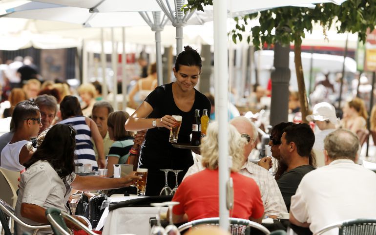 Datos Epa 4T 2016: El paro bajó en 7.300 personas en la provincia en 2016 Datos Epa 4T 2016: El paro bajó en 7.300 personas en la provincia en 2016