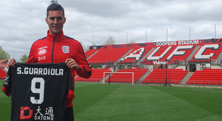 Sergi Guardiola ya vuela y quiere debutar con el Real Murcia ante el Jumilla Sergi Guardiola ya vuela y quiere debutar con el Real Murcia ante el Jumilla