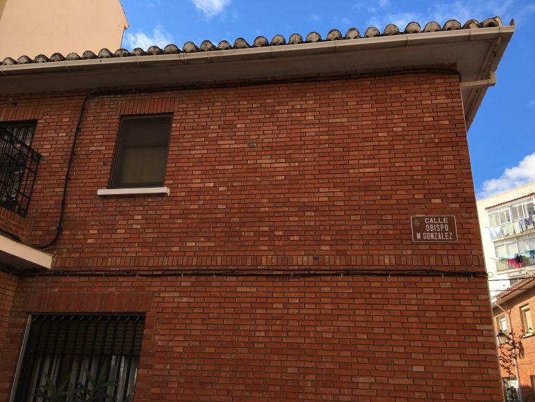 Una de las placas que deben ser retiradas tras la nueva sentencia Una de las placas que deben ser retiradas tras la nueva sentencia