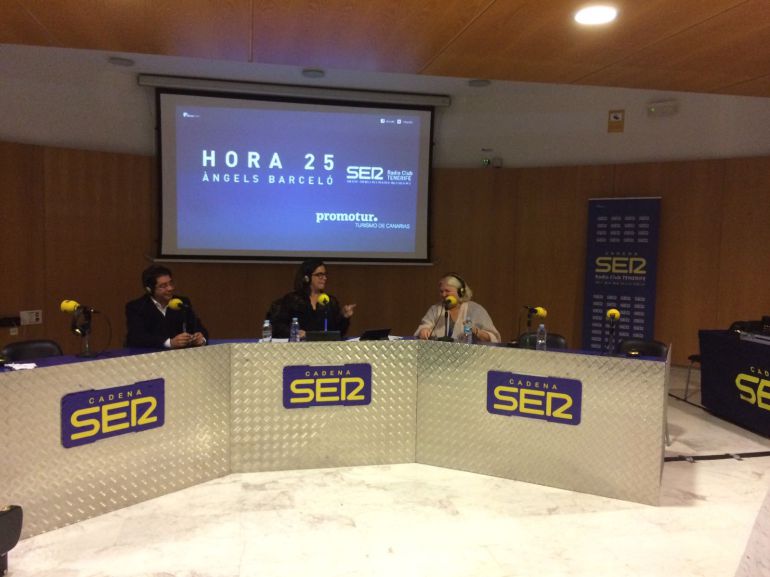 La directora de Hora 25, Ángels Barceló, Aleida Guevara y el alcalde de Guía de Isora, Pedro Martín. La directora de Hora 25, Ángels Barceló, Aleida Guevara y el alcalde de Guía de Isora, Pedro Martín.