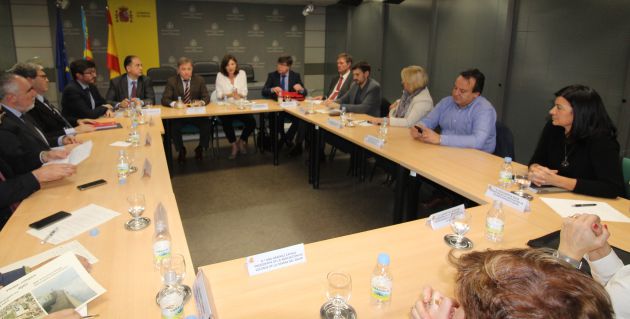 Representantes del Gobierno, Autoridad Portuaria, Ayuntamiento y vecinos de la playa de El Saler han estado en la reunión Representantes del Gobierno, Autoridad Portuaria, Ayuntamiento y vecinos de la playa de El Saler han estado en la reunión