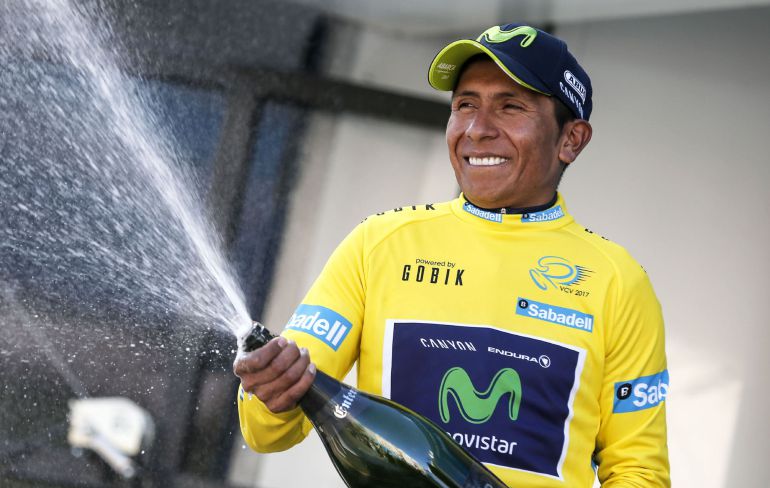 GRA203. VALENCIA, 05022016. El ciclista colombiano del equipo Movistar, Nairo Quintana, celebra en el podio de Valencia su victoria en la 68 edición de la Volta a la Comunidad Valenciana. EFEManuel Bruque. GRA203. VALENCIA, 05022016. El ciclista colombiano del equipo Movistar, Nairo Quintana, celebra en el podio de Valencia su victoria en la 68 edición de la Volta a la Comunidad Valenciana. EFEManuel Bruque.
