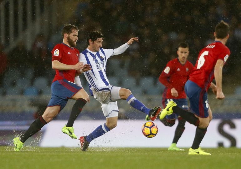 Fausto persigue a Granero ante la mirada de Berenguer y Oier Fausto persigue a Granero ante la mirada de Berenguer y Oier