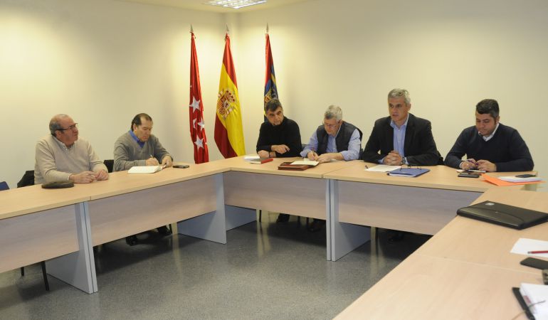 Reunión del alcalde de Móstoles, David Lucas, con la plataforma por el soterramiento de la C-5 Reunión del alcalde de Móstoles, David Lucas, con la plataforma por el soterramiento de la C-5
