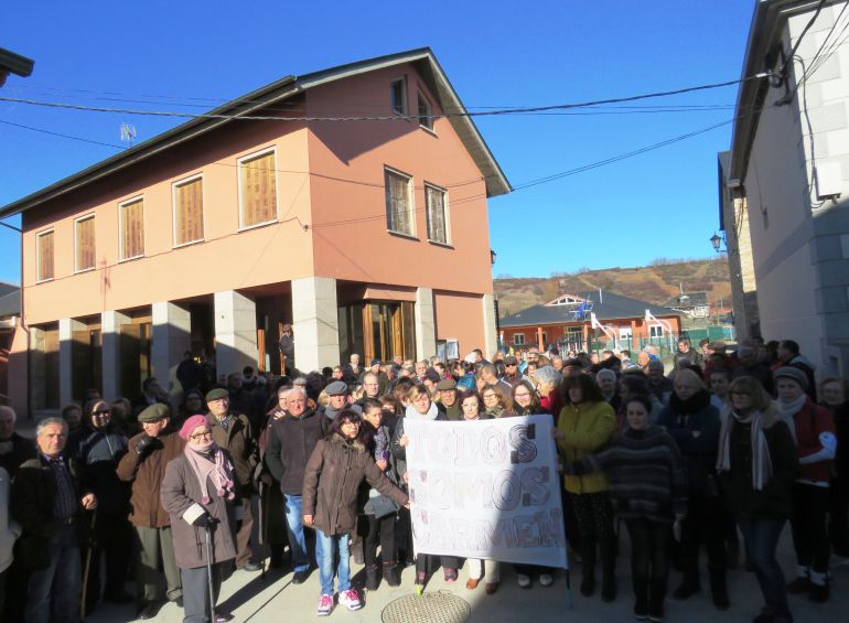 Los vecinos piden que la médico no tenga que trasladarse a Benavente Los vecinos piden que la médico no tenga que trasladarse a Benavente