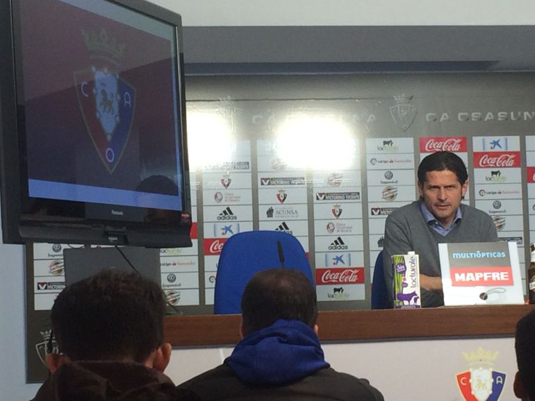 Petar Vasiljevic en rueda de prensa en El Sadar Petar Vasiljevic en rueda de prensa en El Sadar