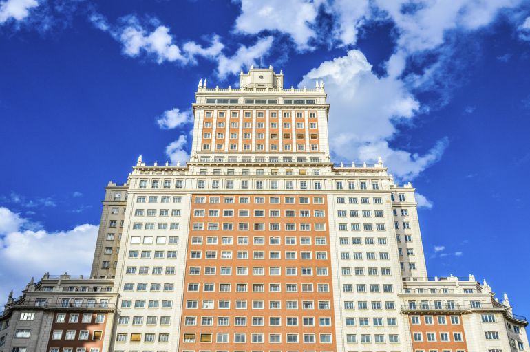 Edificio España, en la Plaza de España de Madrid. Edificio España, en la Plaza de España de Madrid.