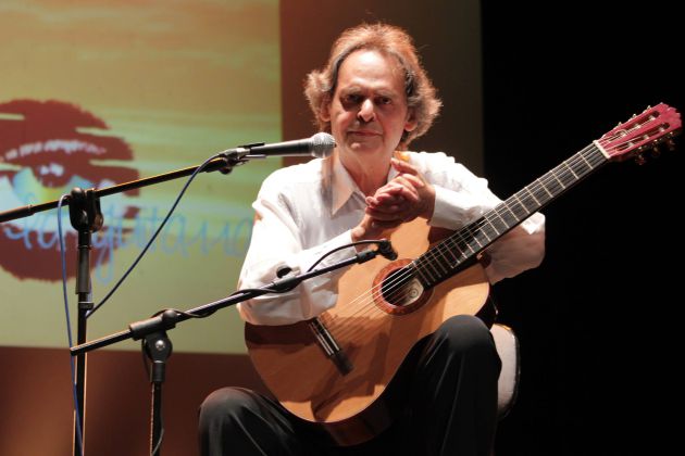 Roland Dyens Roland Dyens