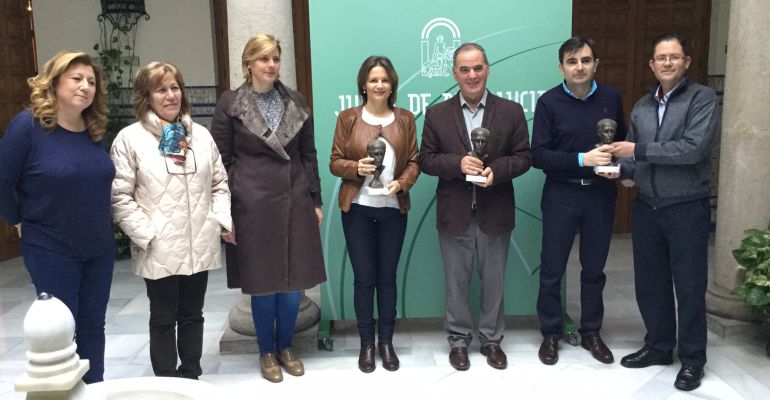 En el centro de la imagen el alcalde de Quesada, Manuel Vallejo y la delegada del gobierno Andaluz, Ana Cobo. En el centro de la imagen el alcalde de Quesada, Manuel Vallejo y la delegada del gobierno Andaluz, Ana Cobo.