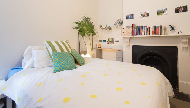 Unos de los alojamientos disponibles en AirBNB Unos de los alojamientos disponibles en AirBNB