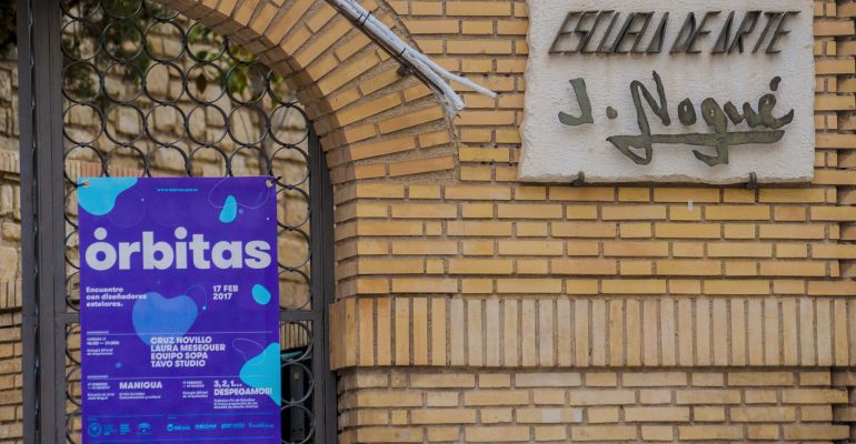 Cartel de 'Órbitas' en la Escuela de Arte 'José Nogué' de Jaén. Cartel de 'Órbitas' en la Escuela de Arte 'José Nogué' de Jaén.