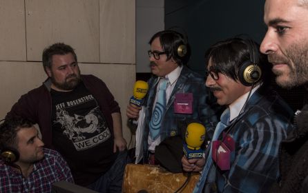Enzo, Pedro Wichard y Paco Lagoa, comentaristas del Concurso de Murgas con dos de los componentes de la murga 'Esto está ganao' Enzo, Pedro Wichard y Paco Lagoa, comentaristas del Concurso de Murgas con dos de los componentes de la murga 'Esto está ganao'
