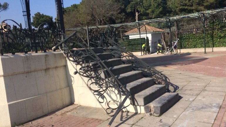 Así ha amanecido el Quiosco de la Música del Parque Grande de Zaragoza Así ha amanecido el Quiosco de la Música del Parque Grande de Zaragoza