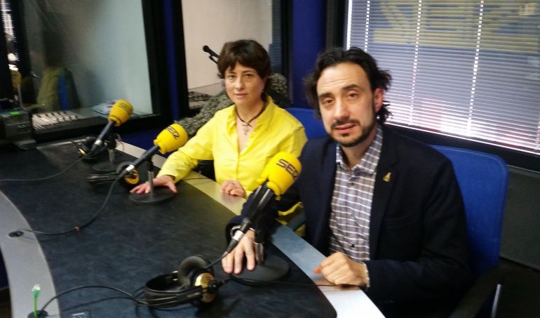 Después de realizar con fines soldiarios la Anantapur Ultramarathon, Ángel y Ángeles se pasan por Radio León para contarnos su experiencia Después de realizar con fines soldiarios la Anantapur Ultramarathon, Ángel y Ángeles se pasan por Radio León para contarnos su experiencia