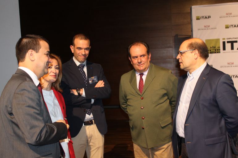 Unas 200 personas se congregan en la I Lonja del Sector Lácteo, Ovino y Caprino Unas 200 personas se congregan en la I Lonja del Sector Lácteo, Ovino y Caprino