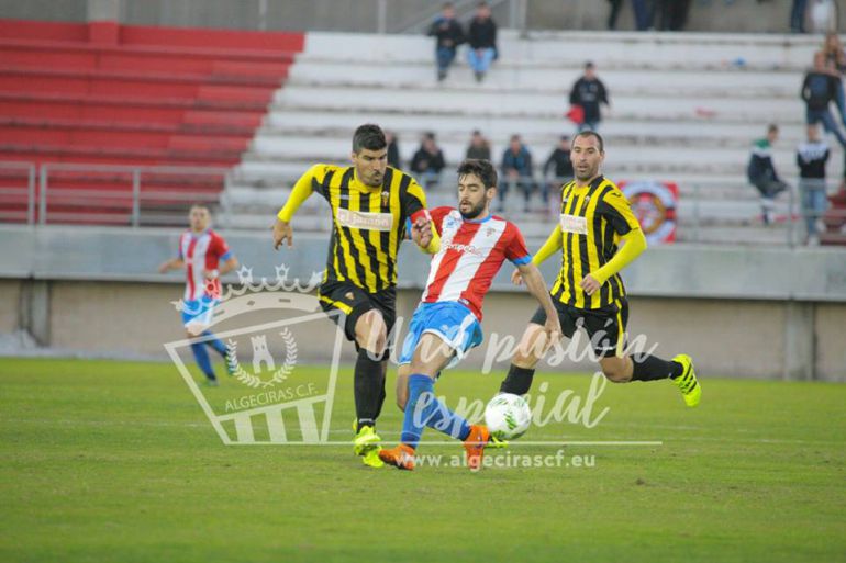 Tano durante un partido. Tano durante un partido.