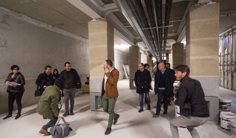 El diputado de Cultura, Denis Itxaso, visita el espacio en el que se levantará la futura Escuela de Cine de Tabakalera
El diputado de Cultura, Denis Itxaso, visita el espacio en el que se levantará la futura Escuela de Cine de Tabakalera