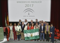 La Junta entrega las banderas de Andalucía, reflejo de que el impulso del 28F "sigue vivo"