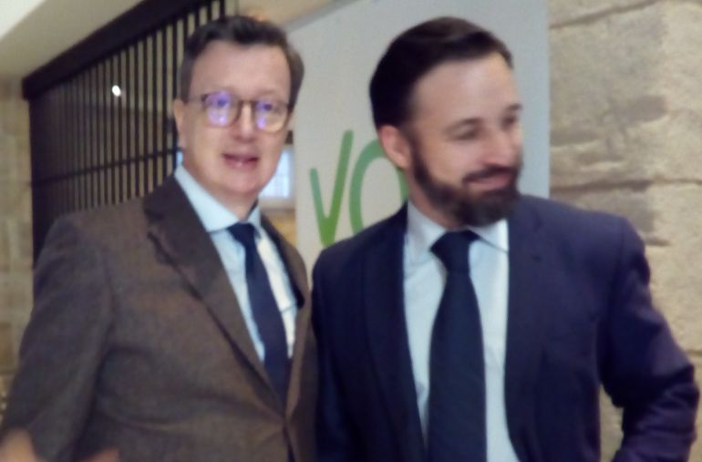 Partidos conservadores: El Frente Nacional sella en Burgos su alianza con Vox Partidos conservadores: El Frente Nacional sella en Burgos su alianza con Vox