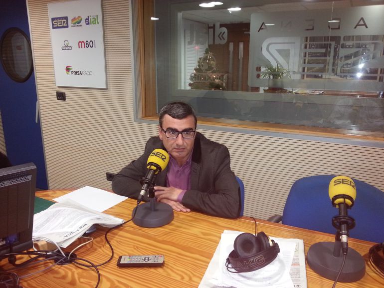 El concejal socialista, Javier Abreu, en una entrevista en Radio Club Tenerife. El concejal socialista, Javier Abreu, en una entrevista en Radio Club Tenerife.