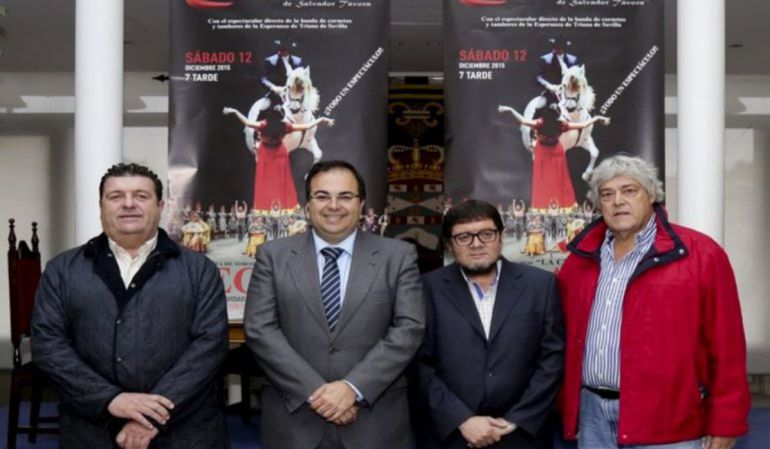 El concejal de Festejos, segundo por la derecha, había sido denunciado por ULEG El concejal de Festejos, segundo por la derecha, había sido denunciado por ULEG