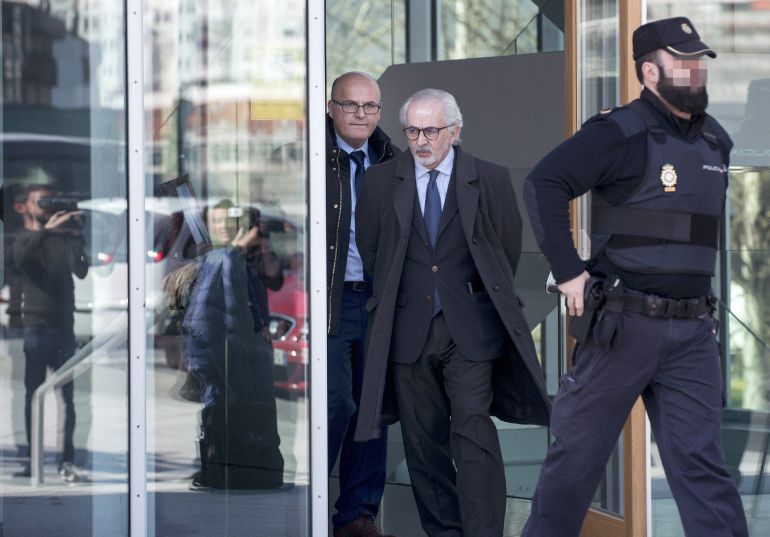 El presidente de la Diputación y su abogado durante una de las comparecencias El presidente de la Diputación y su abogado durante una de las comparecencias
