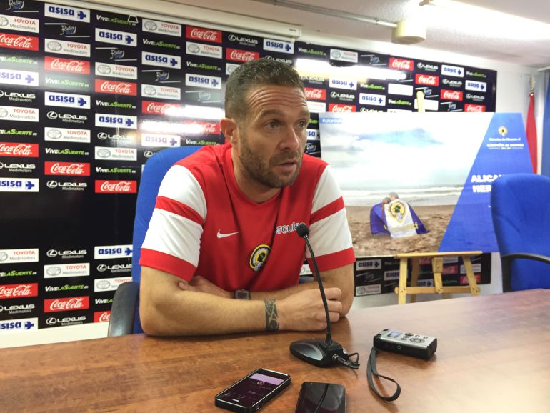 Tevenet en sala de prensa del Rico Pérez Tevenet en sala de prensa del Rico Pérez