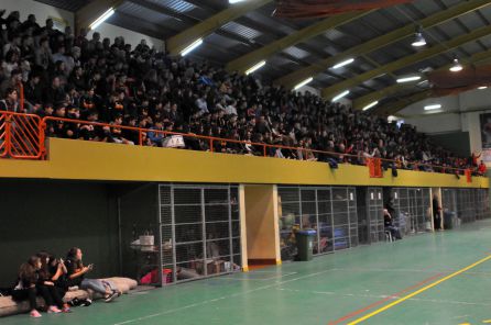 El pabellón petrerí se llenó El pabellón petrerí se llenó