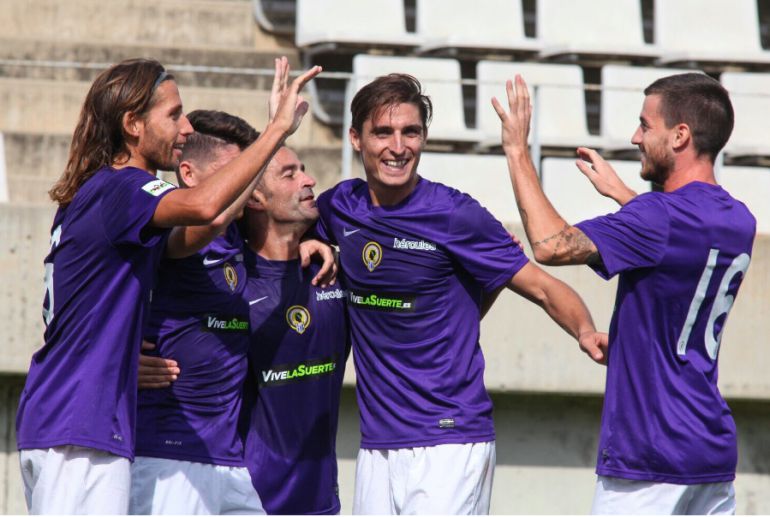 Imagen de los jugadores celebrando un gol en Hospitalet Imagen de los jugadores celebrando un gol en Hospitalet