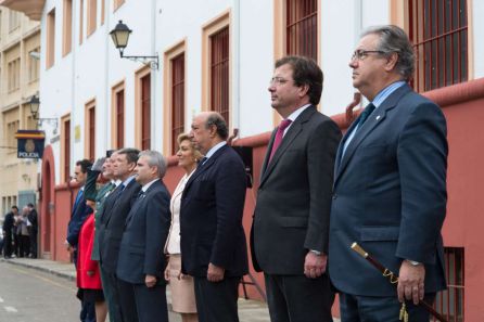 Zoido subraya en Badajoz el carácter de servicio público de la política Zoido subraya en Badajoz el carácter de servicio público de la política