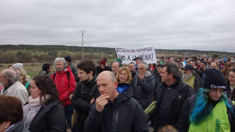 La 'bellotada antinuclear' reúne a más de 300 personas La 'bellotada antinuclear' reúne a más de 300 personas
