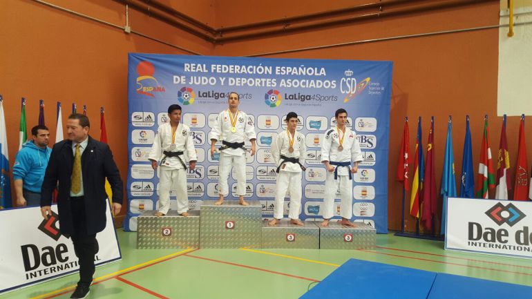 Uno de los dos títulos conseguidos por los Ourensanos del Marbel, Christian Álvarez y Felipe Iglesias, en la foto Uno de los dos títulos conseguidos por los Ourensanos del Marbel, Christian Álvarez y Felipe Iglesias, en la foto