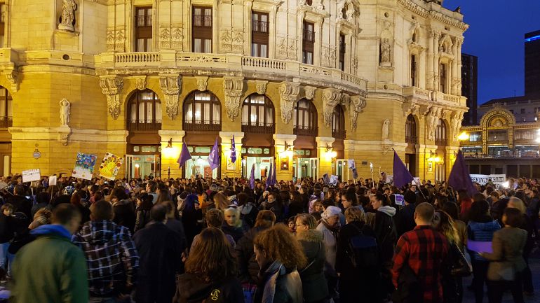 Las mujeres toman la calle Las mujeres toman la calle