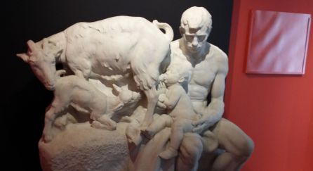 El grupo escultórico de Aniceto Marinas Hermanitos de Leche El grupo escultórico de Aniceto Marinas Hermanitos de Leche